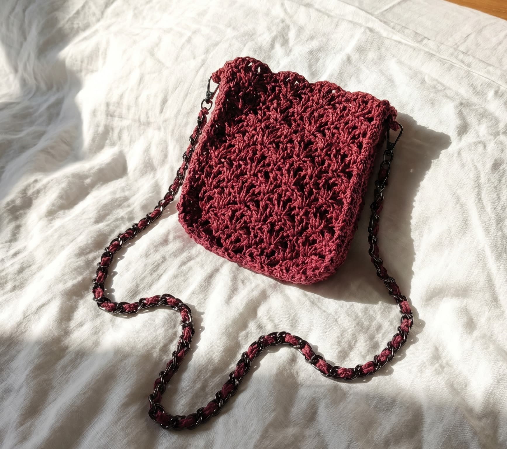 Bordo Zincir Askılı Omuz Çantası